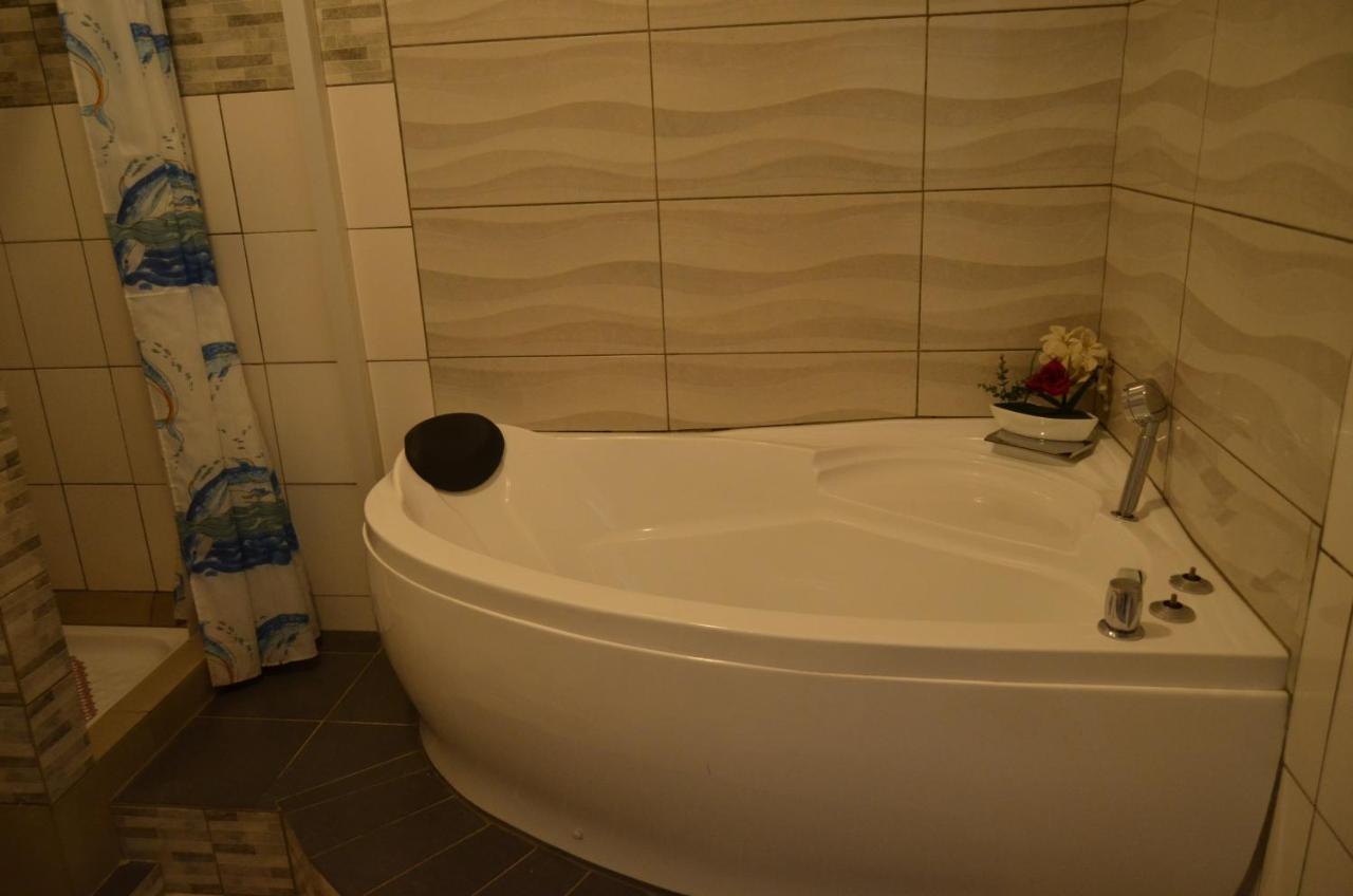 Vannie Hotel フィアナランツォア エクステリア 写真